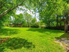 1115  Indian Creek Trail , Dallas Texas 75241