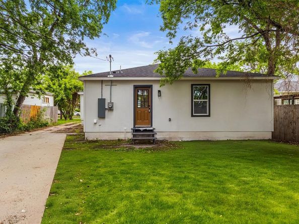 3216  Sharon Street , Dallas Texas 75211