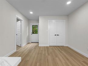 3216  Sharon Street , Dallas Texas 75211