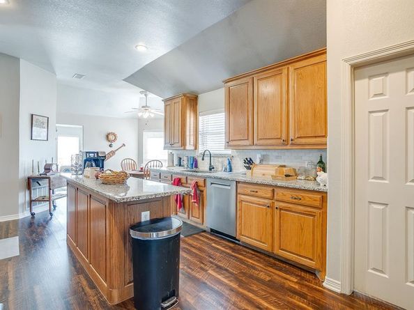 801  Creek Hollow Lane , Fort Worth Texas 76131