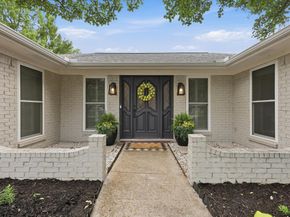 205  Circleview Drive N, Hurst Texas 76054
