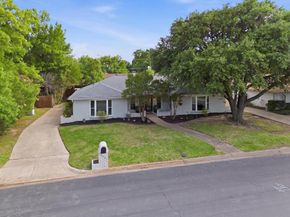 205  Circleview Drive N, Hurst Texas 76054
