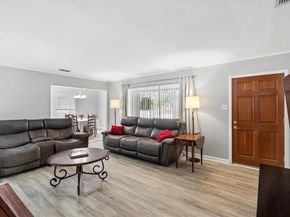 206 S Davis Drive , Arlington Texas 76013