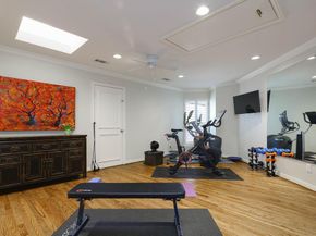 17  Ashton Court , Dallas Texas 75230
