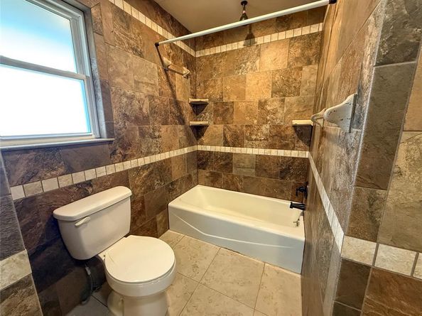 737  Kensington Lane , Mansfield Texas 76063