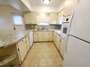 11040  Wyatt Street , Dallas Texas 75218