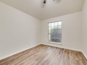 600 N Chattey Road , DeSoto Texas 75115