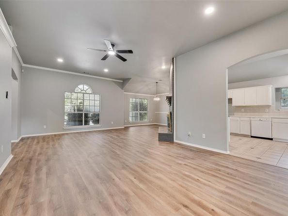 600 N Chattey Road , DeSoto Texas 75115