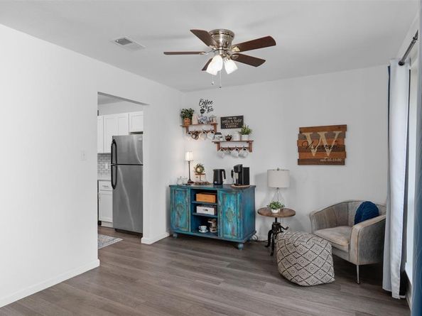1819 W Cedar Elm Drive , Arlington Texas 76012