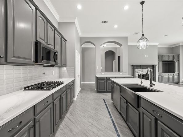 608  Walnut Hollow Drive , Mansfield Texas 76063