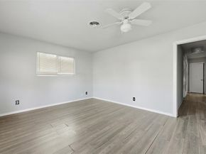 1044 E Cantey Street , Fort Worth Texas 76104