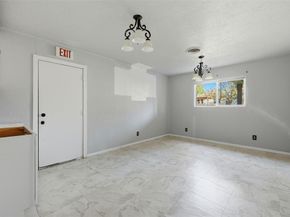 1044 E Cantey Street , Fort Worth Texas 76104