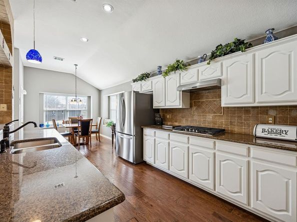 2790  Beacon Hill Drive , Rockwall Texas 75087