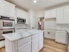 6215  Kingswood Drive , Arlington Texas 76001