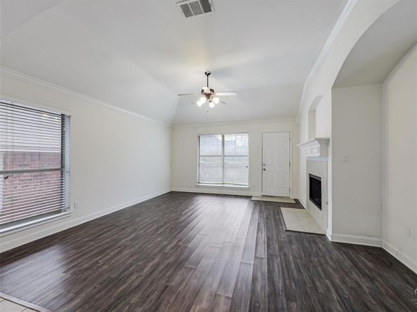 704  Darlington Trail , Fort Worth Texas 76131