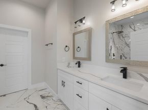 2421  Gooch Street , Dallas Texas 75241