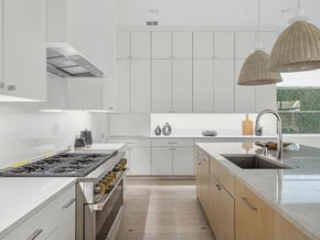 7526  Kenwell Street , Dallas Texas 75209