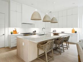 7526  Kenwell Street , Dallas Texas 75209