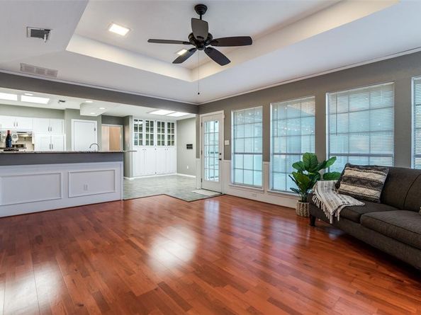 2418  Vista Glen Lane , Carrollton Texas 75007