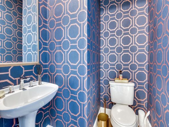 2114  Wenge Lane , Dallas Texas 75219