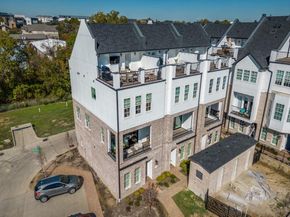 2114  Wenge Lane , Dallas Texas 75219