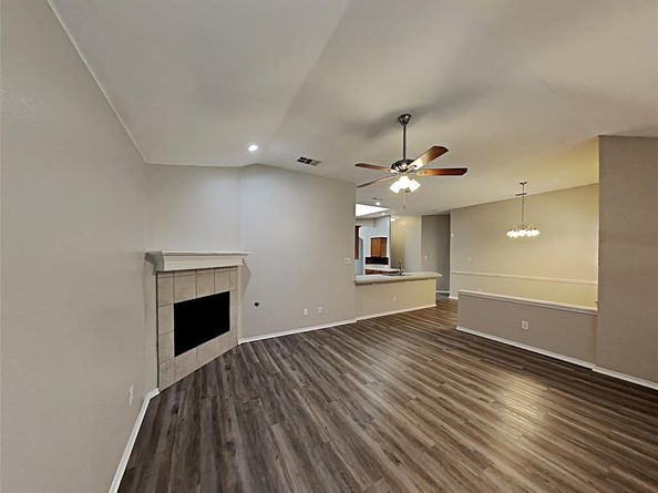 617  Oak Hollow Trail , Saginaw Texas 76179