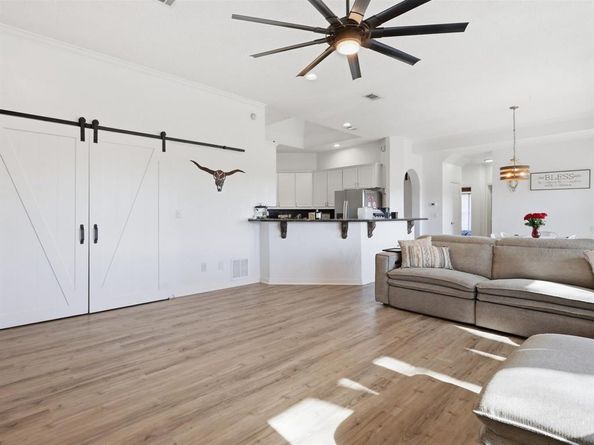 1314  Wendell Way , Garland Texas 75043