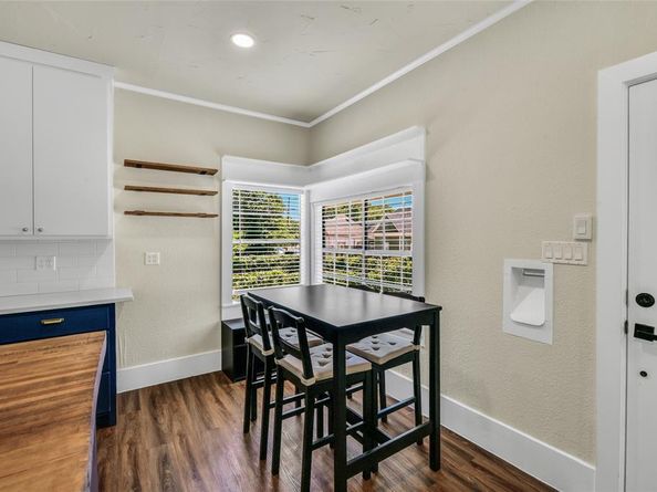1101  Locust Street , Fort Worth Texas 76102