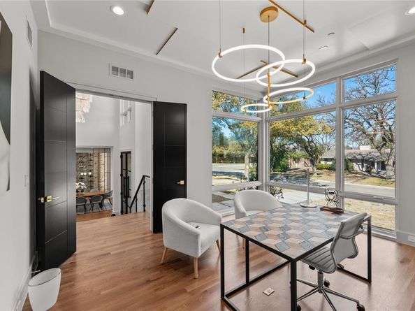 6006  Meadow Crest  , Dallas Texas 75230