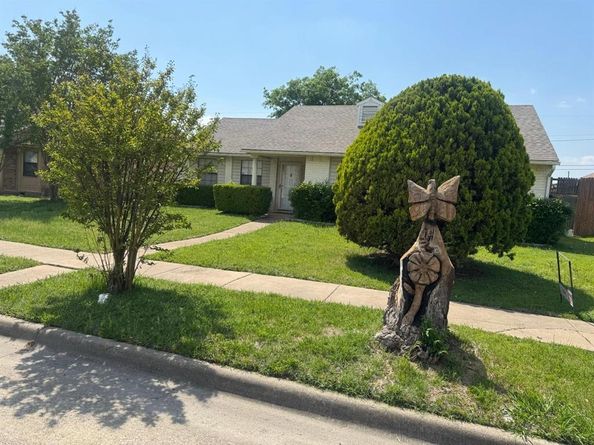 1113  Maydelle Lane , Garland Texas 75042