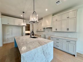 820  Edgefield Road , Fort Worth Texas 76107