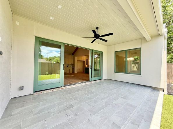 820  Edgefield Road , Fort Worth Texas 76107