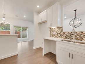 2706  Lenway Street , Dallas Texas 75215