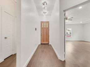 2706  Lenway Street , Dallas Texas 75215