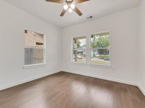 2706  Lenway Street , Dallas Texas 75215