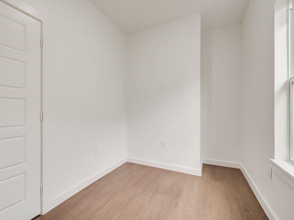 2706  Lenway Street , Dallas Texas 75215