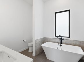 453 W Morphy Street , Fort Worth Texas 76104