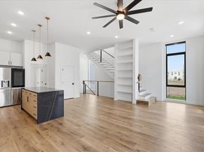 453 W Morphy Street , Fort Worth Texas 76104