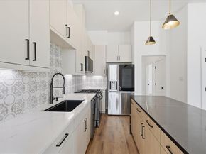 453 W Morphy Street , Fort Worth Texas 76104