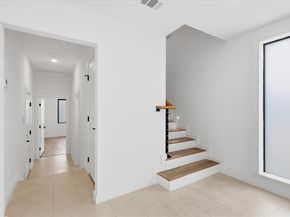 453 W Morphy Street , Fort Worth Texas 76104