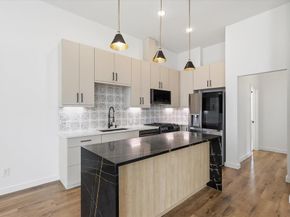 453 W Morphy Street , Fort Worth Texas 76104