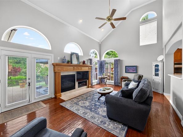 2704  Lakesedge Drive , McKinney Texas 75072