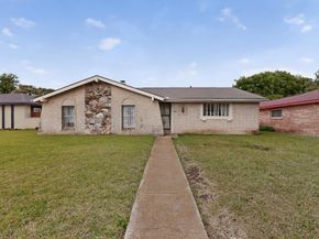 821  Cherry Hills Drive , Lancaster Texas 75134