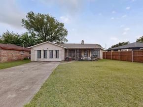821  Cherry Hills Drive , Lancaster Texas 75134