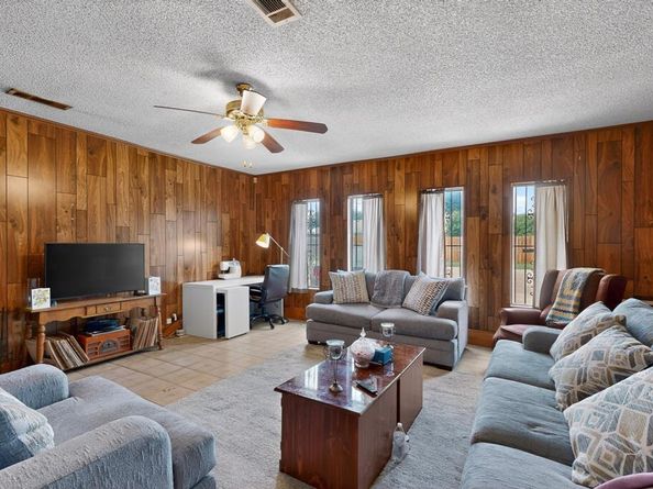 821  Cherry Hills Drive , Lancaster Texas 75134
