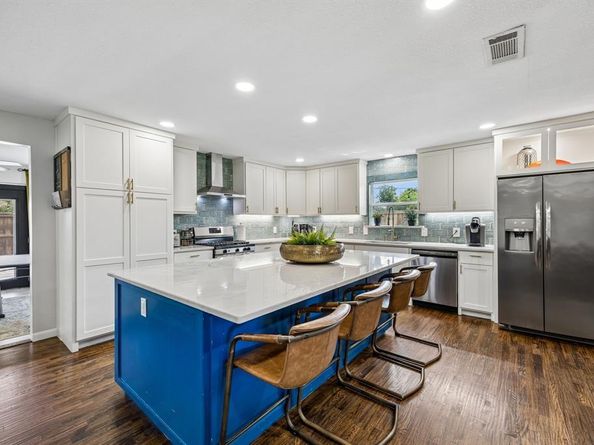 3039  Sharpview Lane , Dallas Texas 75228