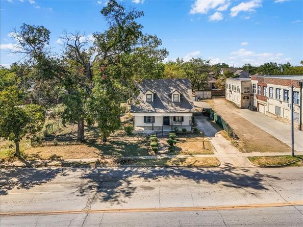 2709  Azle Avenue , Fort Worth Texas 76106