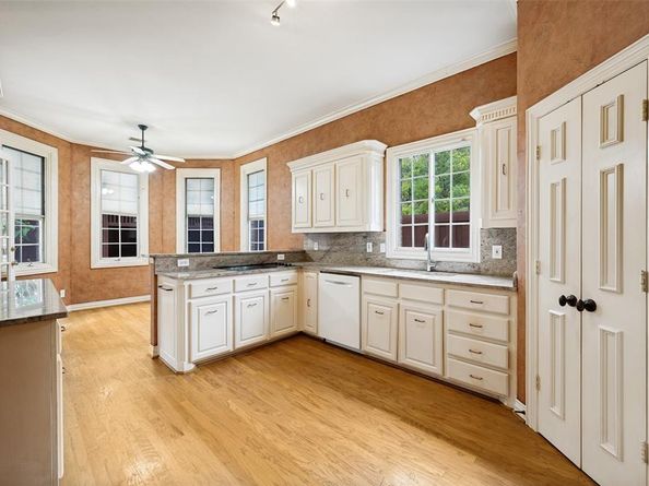 4037  Cotswold Court , Dallas Texas 75220