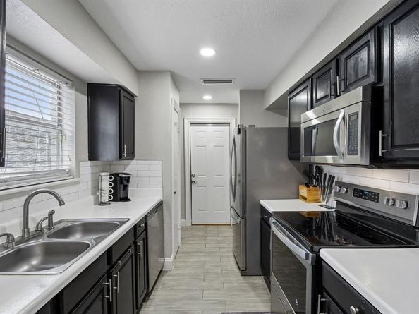434  Stonehenge Drive , Arlington Texas 76014