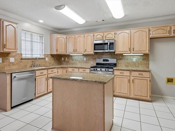 6227  Cupertino Trail , Dallas Texas 75252